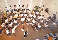 30日　松尾中学吹奏学部　総勢50名でラウンジも壮観！
