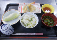 5日　端午の節句　豆ご飯・天ぷらの盛り合わせ・五月椀・フルーツ