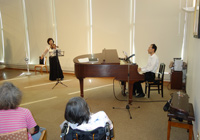 1日　創立14周年記念コンサート　ヴァイオリニスト青野様、ピアニスト松園様のステキな演奏